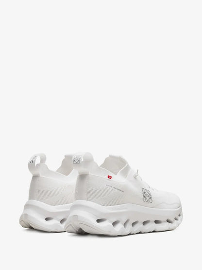 CLOUDTILT X LOEWE BLANCOS
