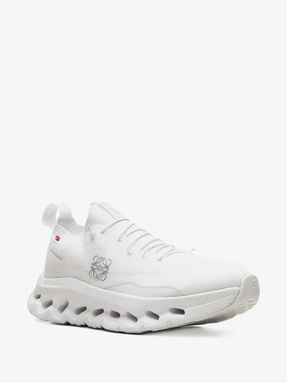 CLOUDTILT X LOEWE BLANCOS