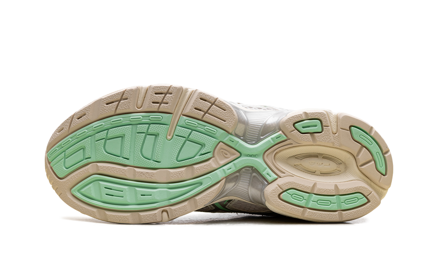 GEL-1130 WMNS "Pale Oak Menthol" 1202A164 200