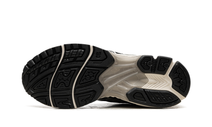 Gel Kayano 14 "Black / Seal Grey" 1201A019 005