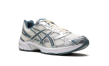 Gel-1130 "Cream / Ironclad" 1201A256 115