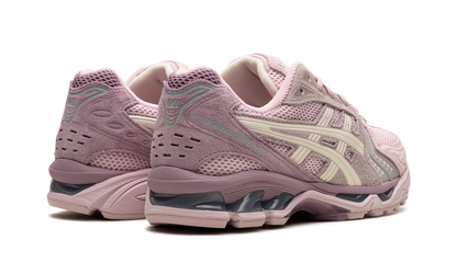 GEL KAYANO 14 WMNS "BARELY ROSE CREAM" 1202A105 700