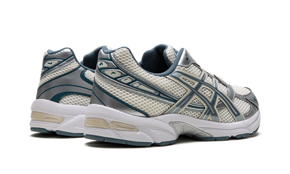 Gel-1130 "Cream / Ironclad" 1201A256 115